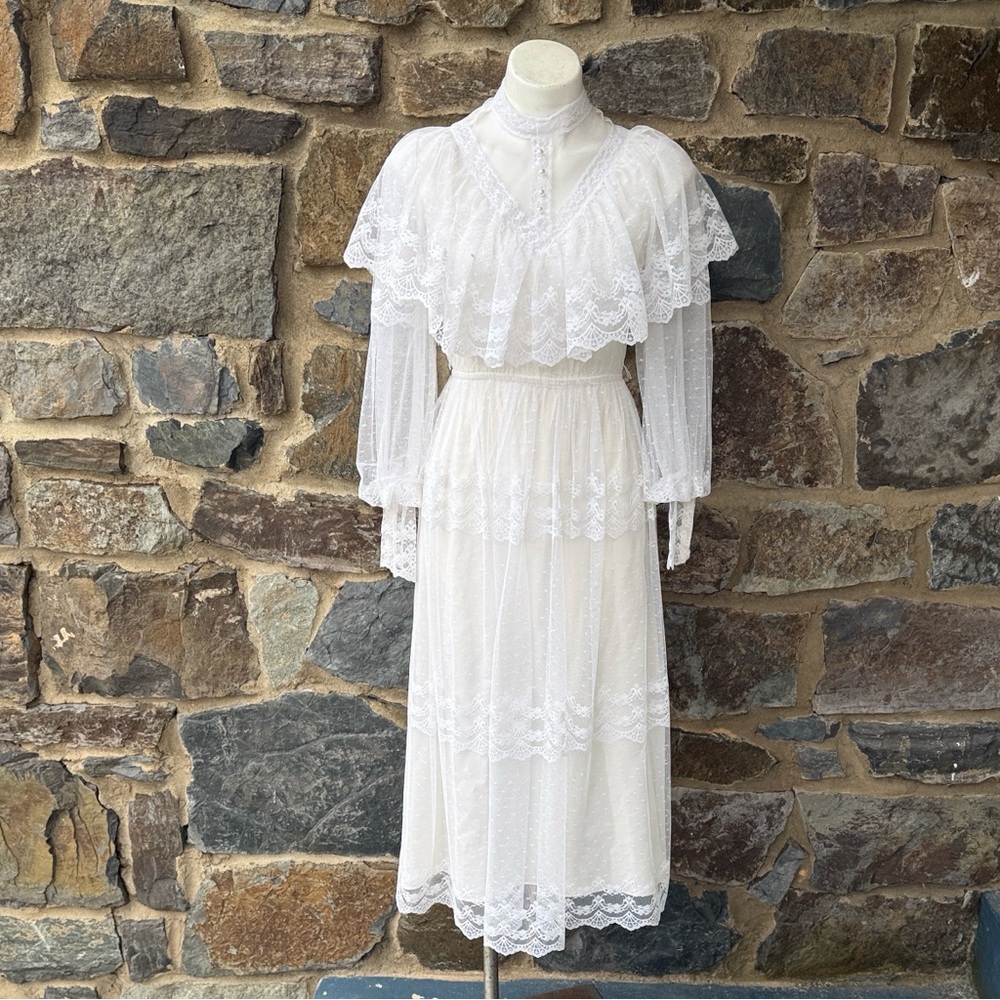 Vintage Gunne Sax Lace Prairie Dress White Victorian Maxi Size 5/6 USA